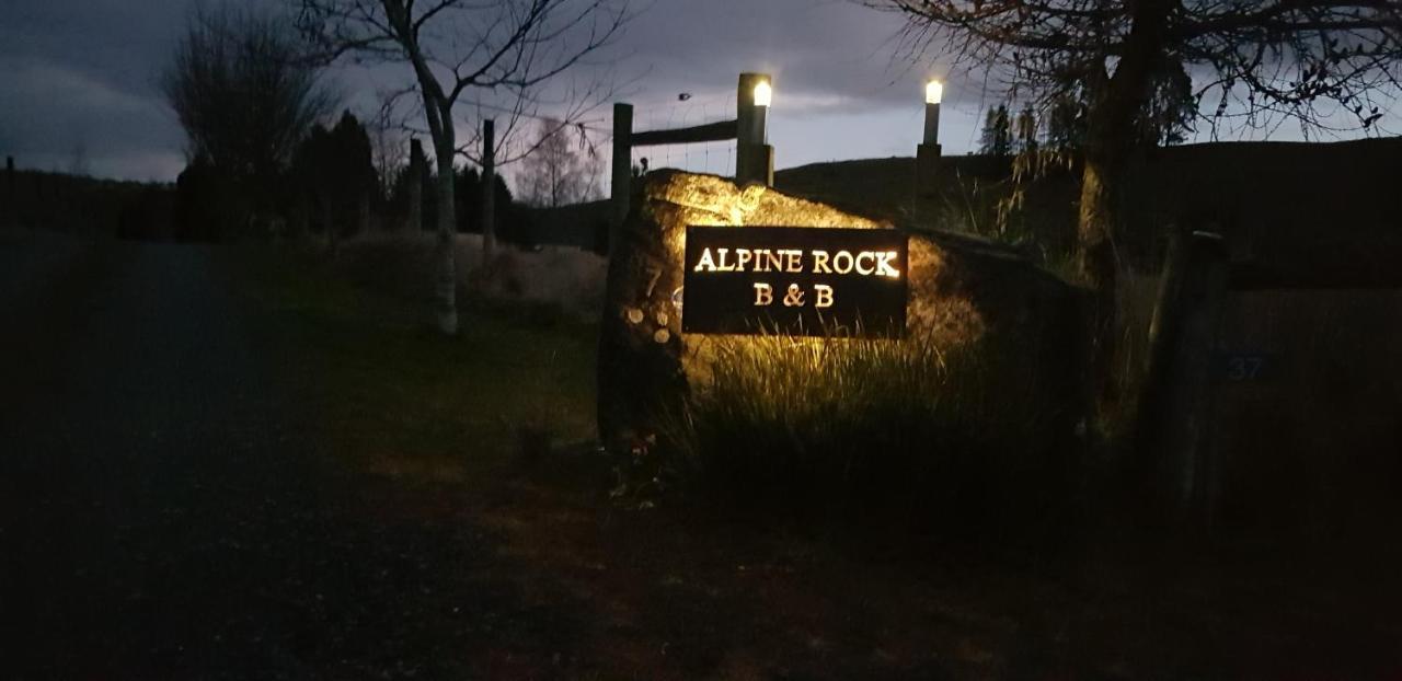 Alpine Rock B&B Te Anau Exterior foto